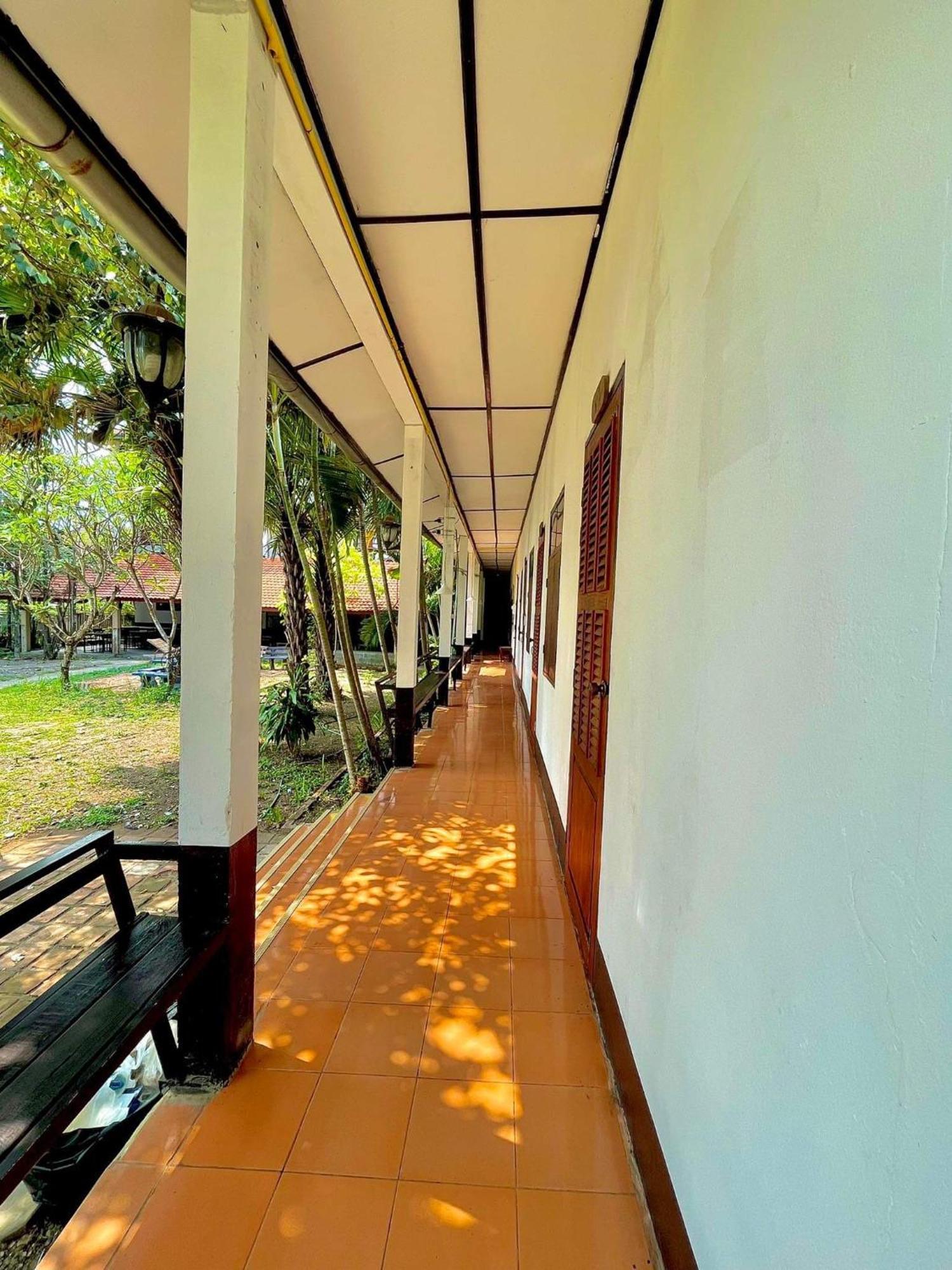 Thakhek Travel Lodge Экстерьер фото